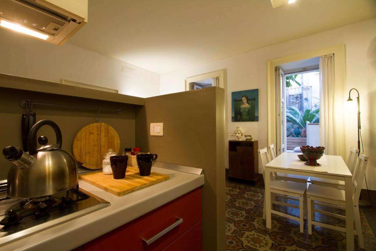 Tre Vie Apartment Con Terrazzo Giardino Pensile CTA Exteriör bild