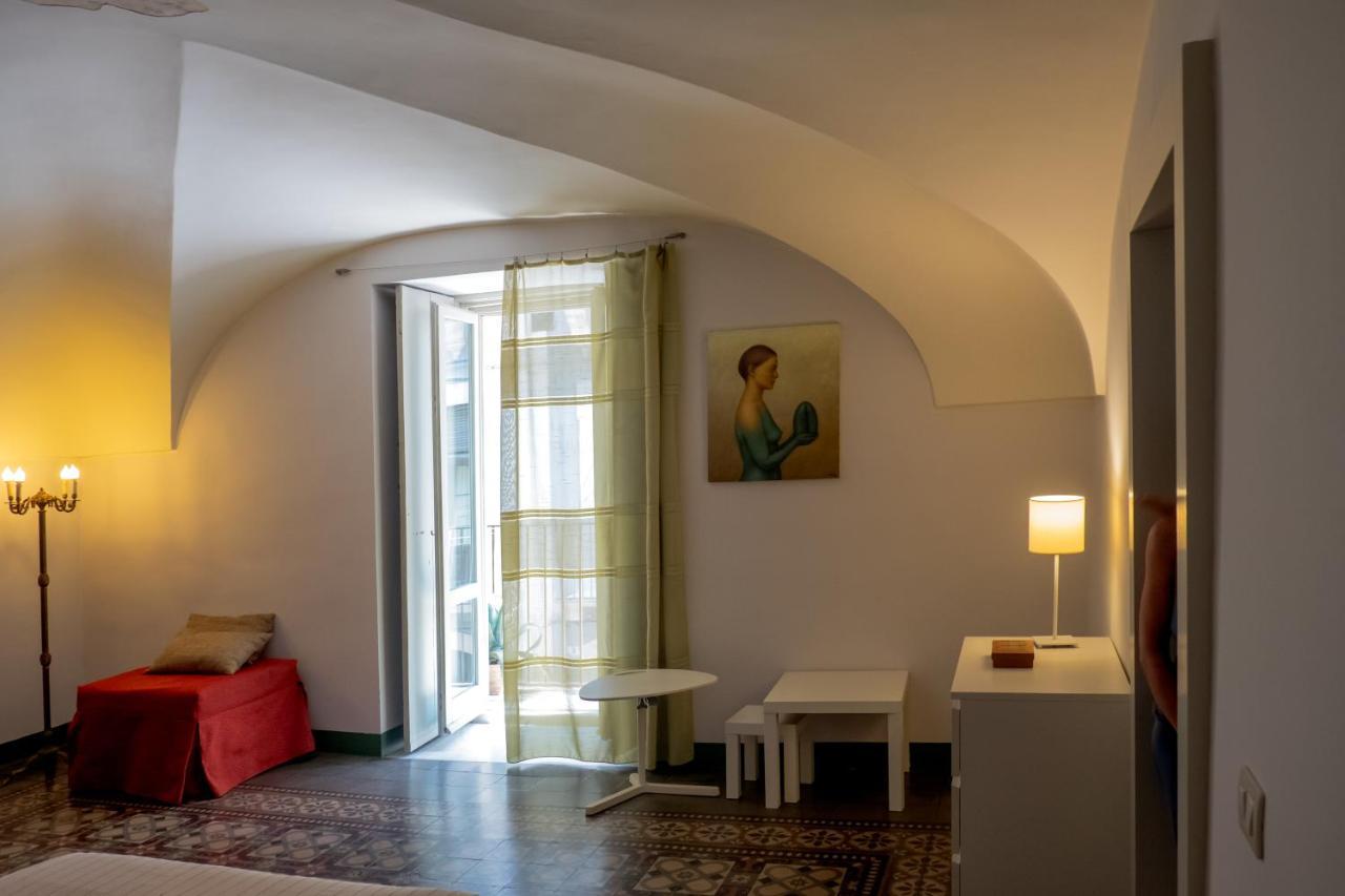Tre Vie Apartment Con Terrazzo Giardino Pensile CTA Exteriör bild