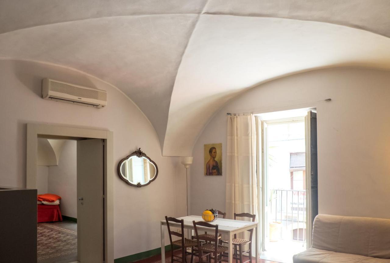 Tre Vie Apartment Con Terrazzo Giardino Pensile CTA Exteriör bild